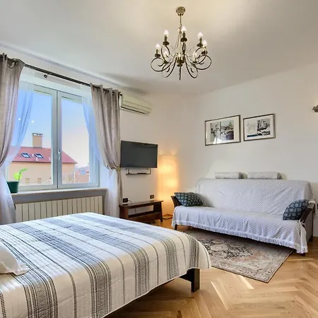Dana M Apartman
